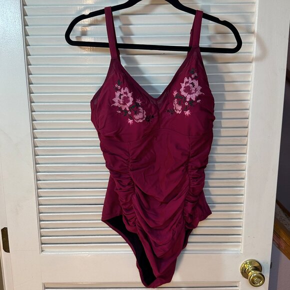 Torrid Burgundy Embroidered Ruched One-Piece Swimsuit – Size 0 (L) - Picture 4 of 16
